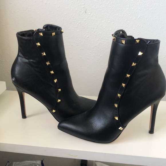 Black high heel boots with gold studs - Picture 3 of 7